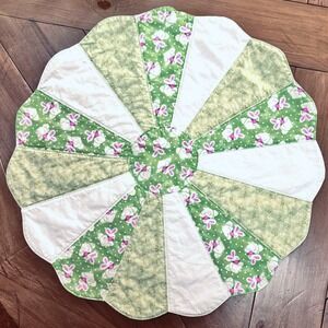 Easter Bunny Quilted Table Topper Handmade Reversible Green Floral Scalloped 21"